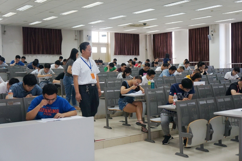 北理工2017级博士英语水平测试顺利完成